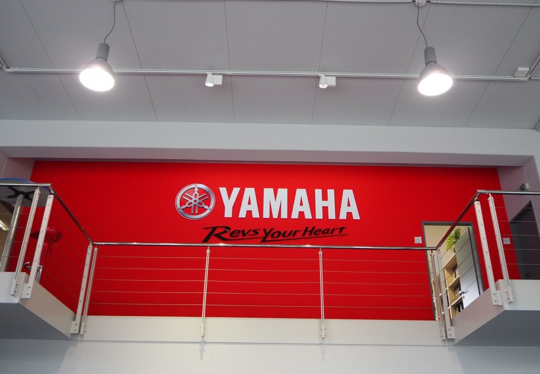 Yamaha_02E
